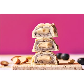 Creamy Core Protein Bars 12 x 45g - Blueberry Muffin (BBD: 29/09/23)Alternative Image3
